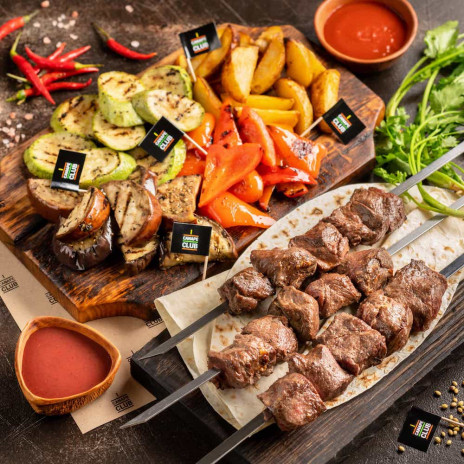 Шашлык из говядины с овощами гриль