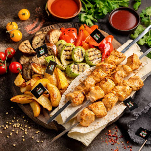 Шашлык из курицы в маринаде наршараб с овощами гриль