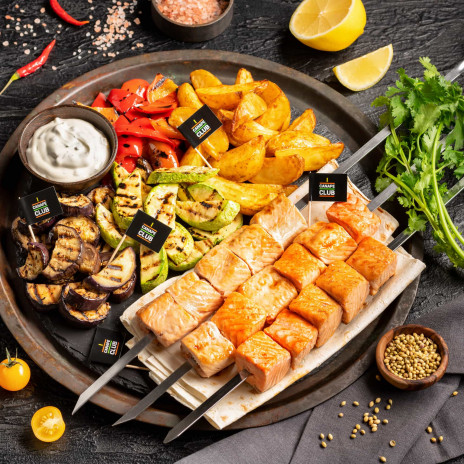 Шашлык из лосося и кеты с овощами гриль