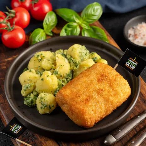 Кордон-блю с мятым картофелем и шпинатом