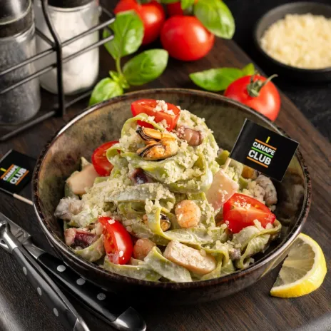 Шпинатная паста с морепродуктами