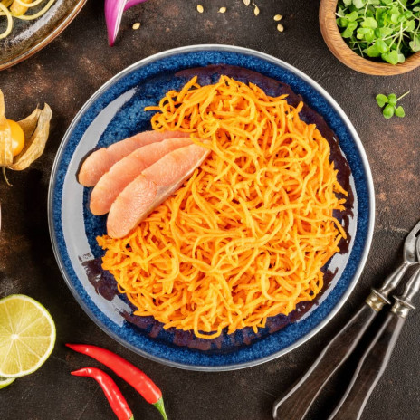 Салат из корейской моркови с красной рыбой