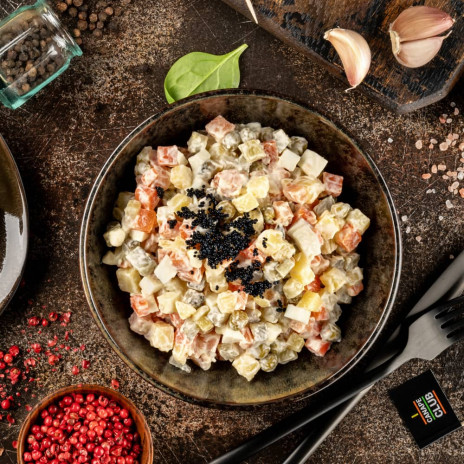 Салат Оливье с красной рыбой и икрой тобико