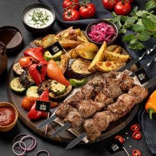 Шашлык из баранины в мятно-йогуртовом маринаде с овощами гриль