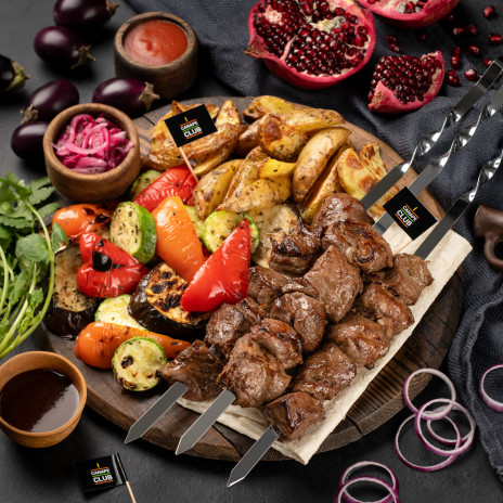 Шашлык из баранины в гранатовом маринаде с овощами гриль