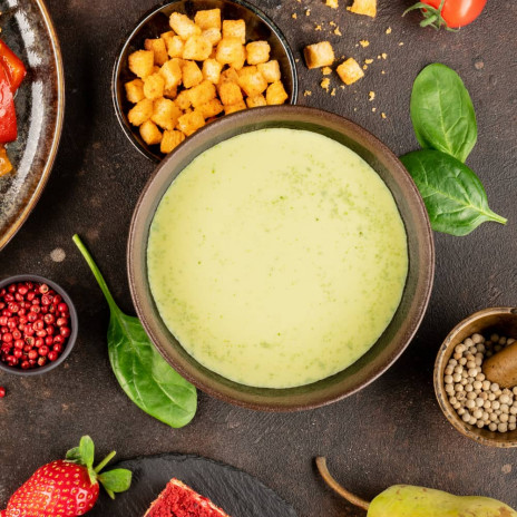 Шпинатный крем-суп с гренками